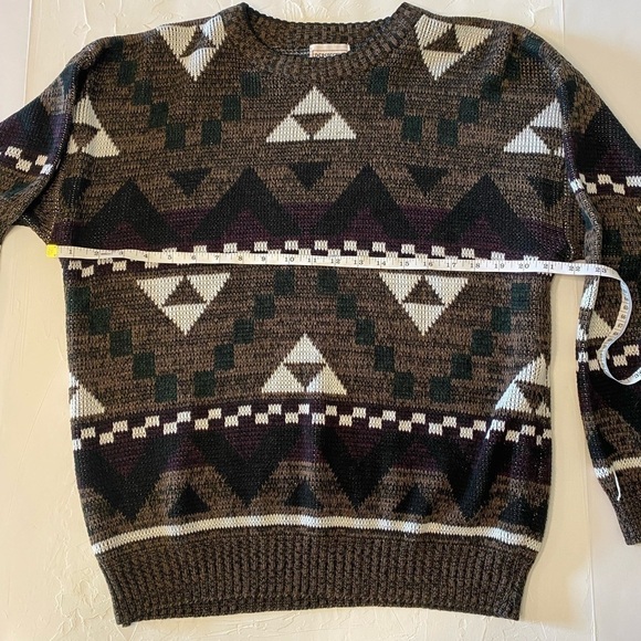 Geometric Pattern Crewneck Sweater - Brown and White - Picture 4 of 8